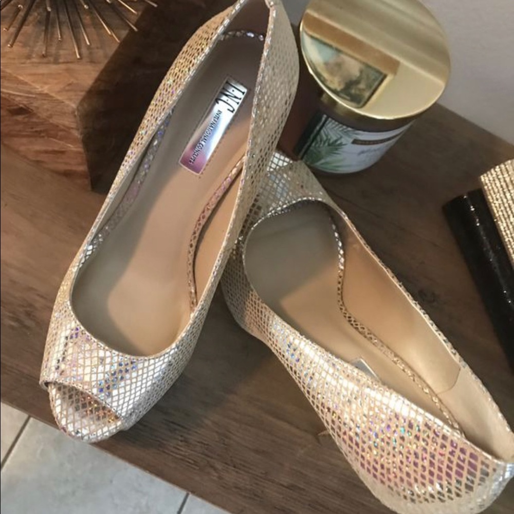 Soft gold / soft silver iridescent peek toe heel - Picture 4 of 4